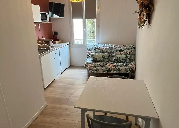 Calme Plein Centre ניורט